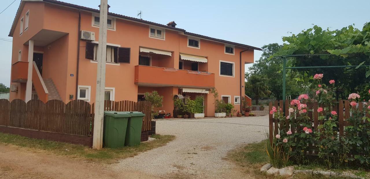 Apartments Davor Umago Esterno foto